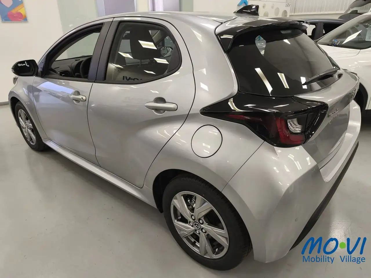 Mazda 2 8