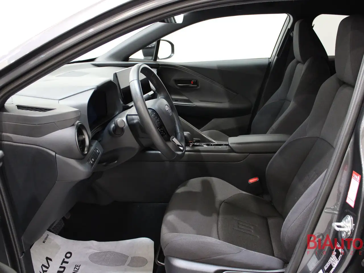 Toyota C-HR 6