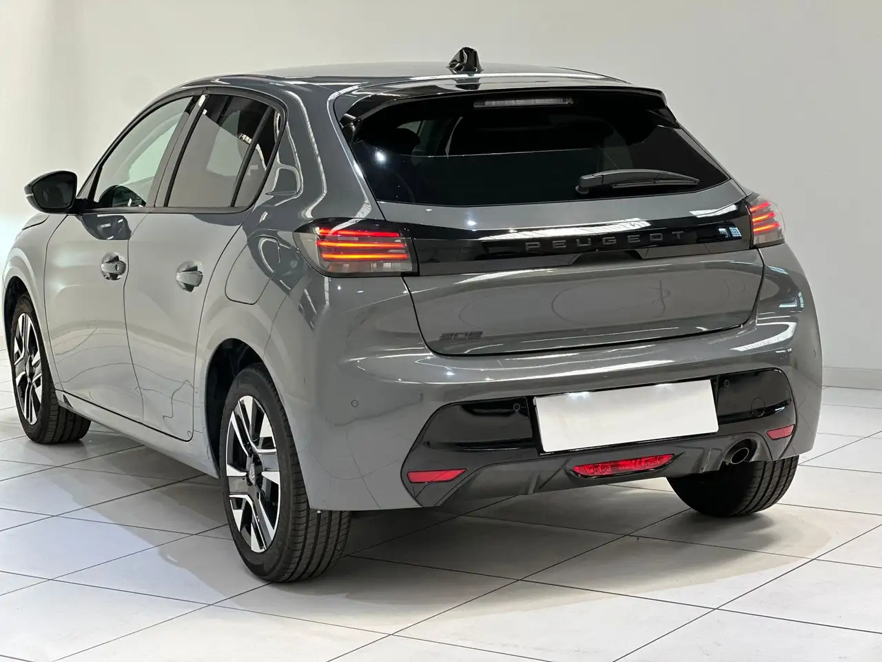 Peugeot 208 4