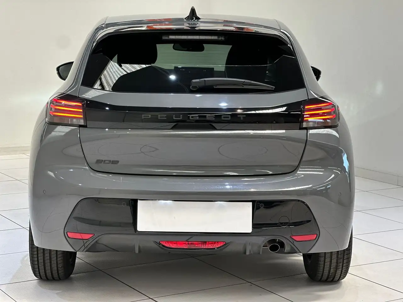 Peugeot 208 5