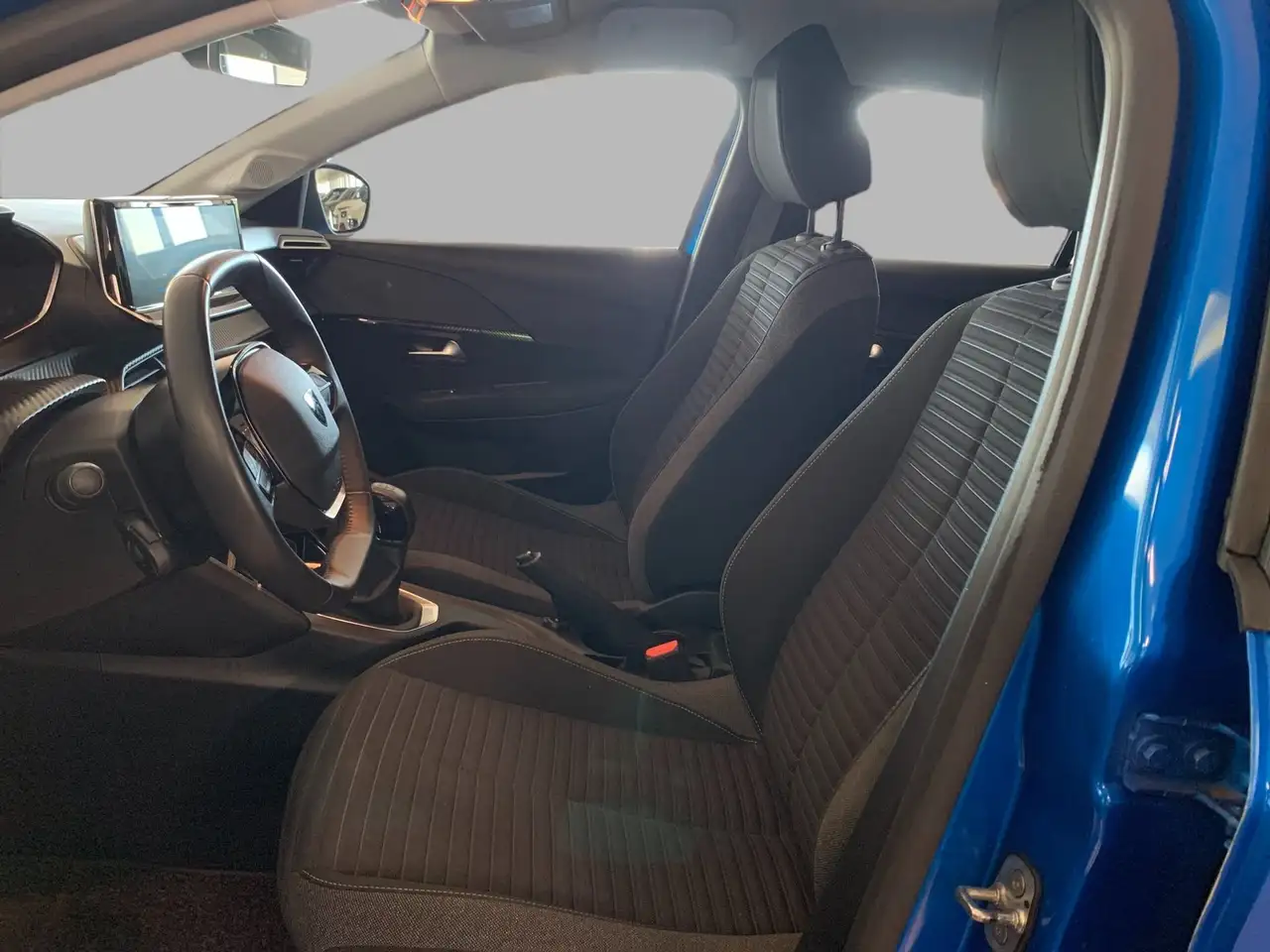Peugeot 208 II 7