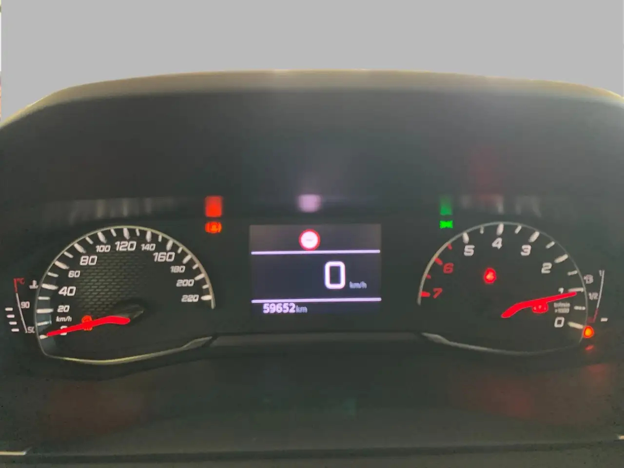 Peugeot 208 II 11