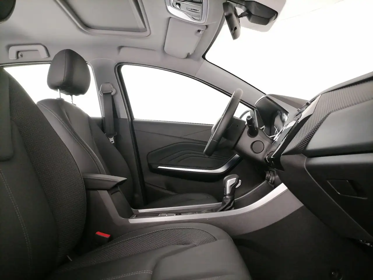 DR Automobiles DR 6