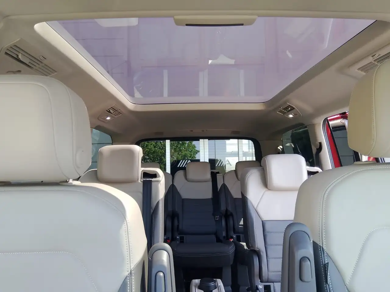 Volkswagen T7 Multivan 8