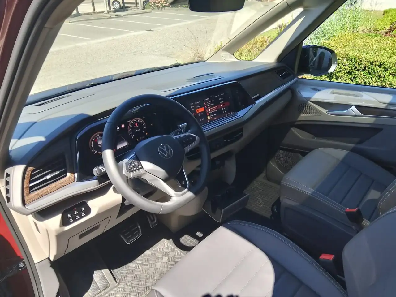 Volkswagen T7 Multivan 10