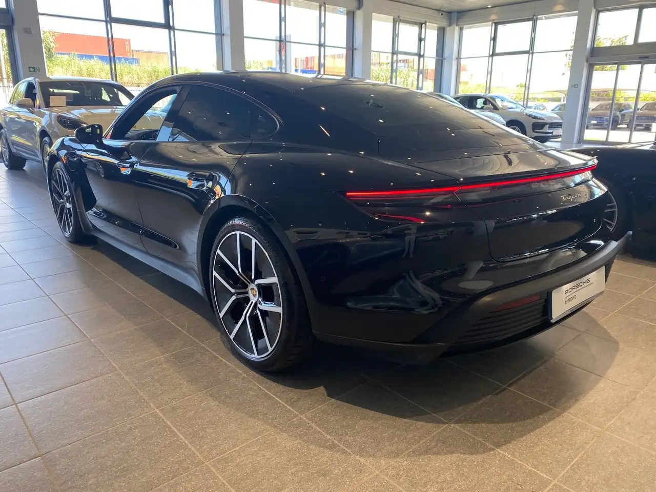 Porsche Taycan 6