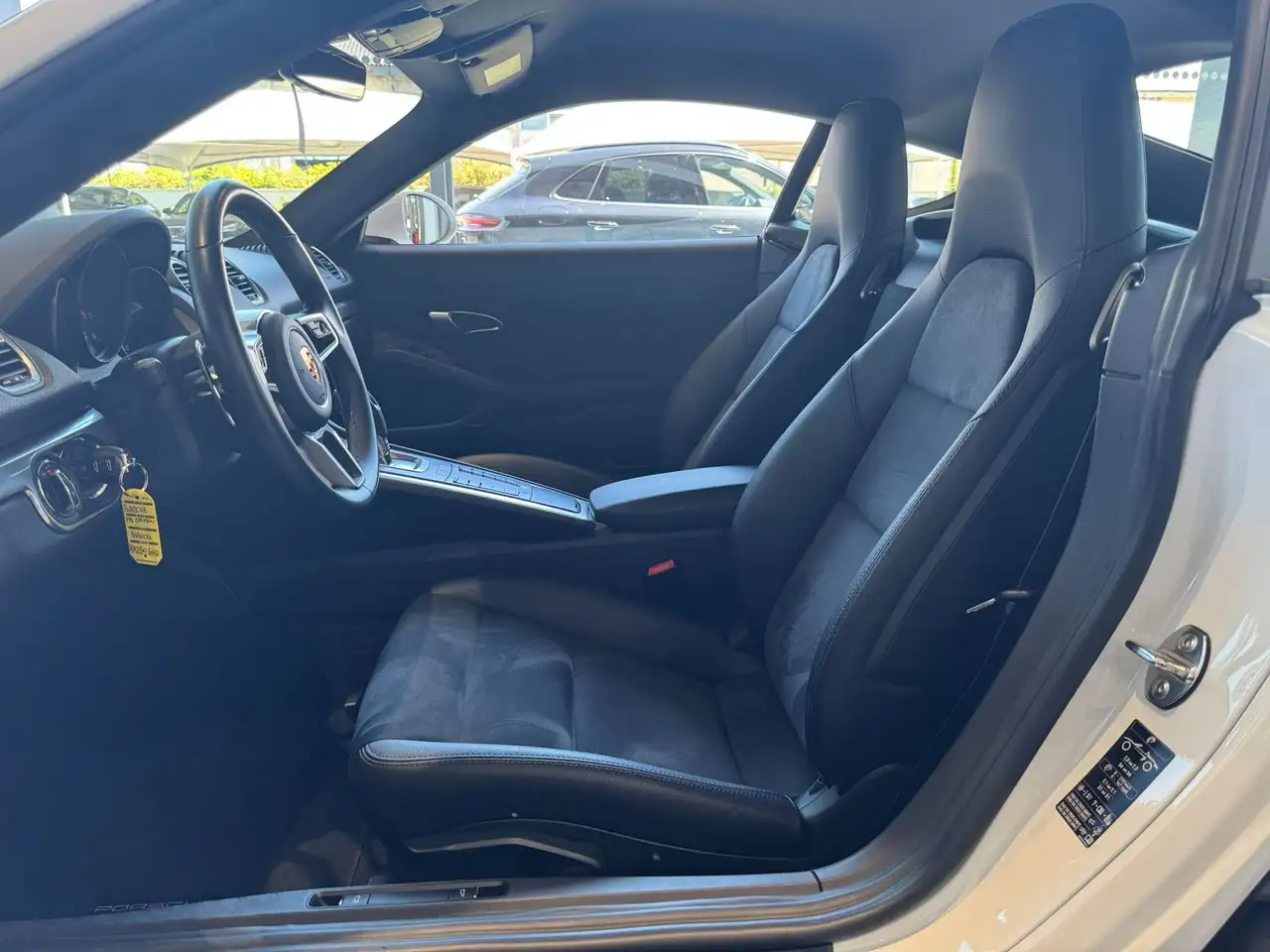 Porsche Cayman 718 9