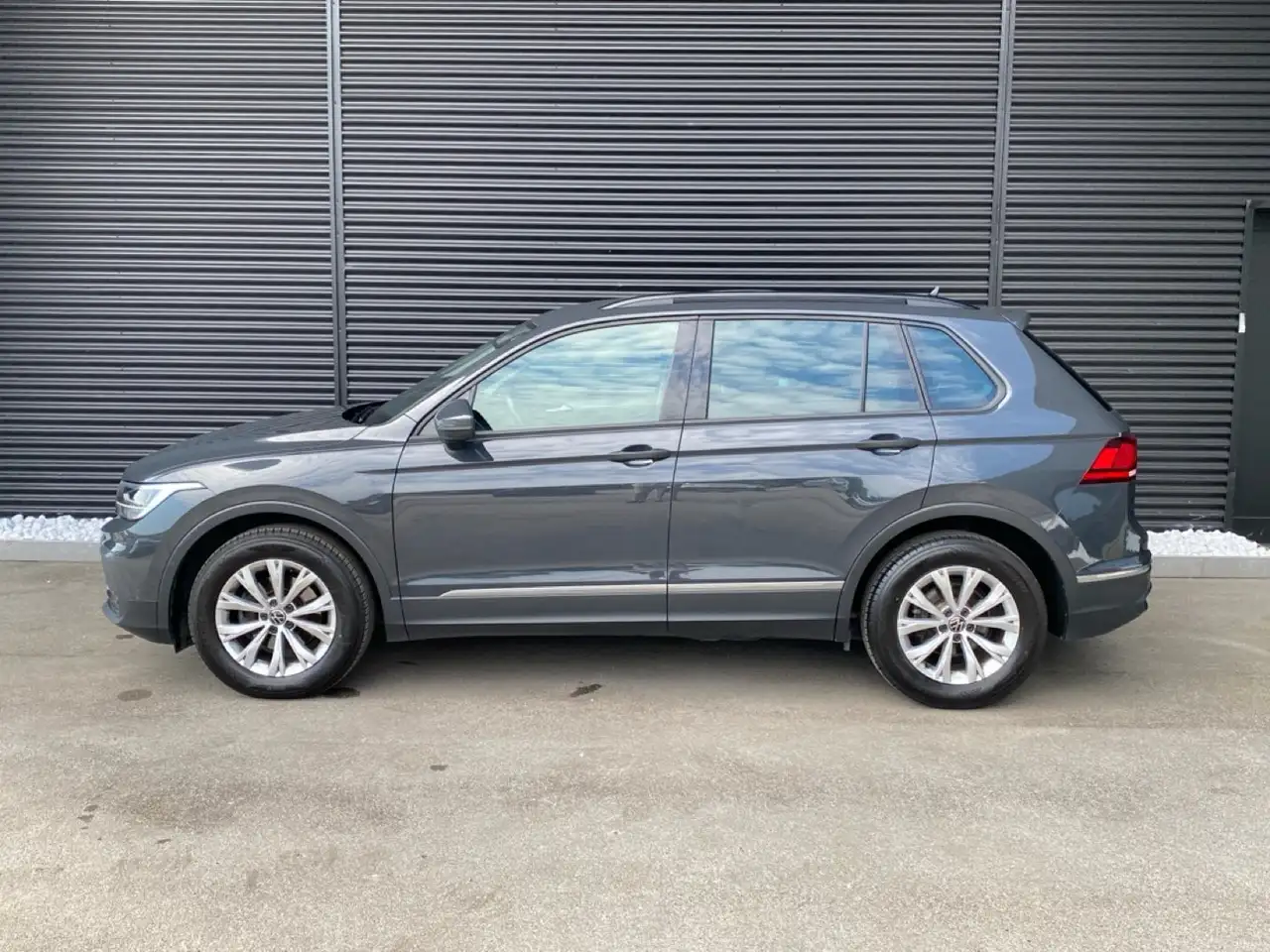 Volkswagen Tiguan 8