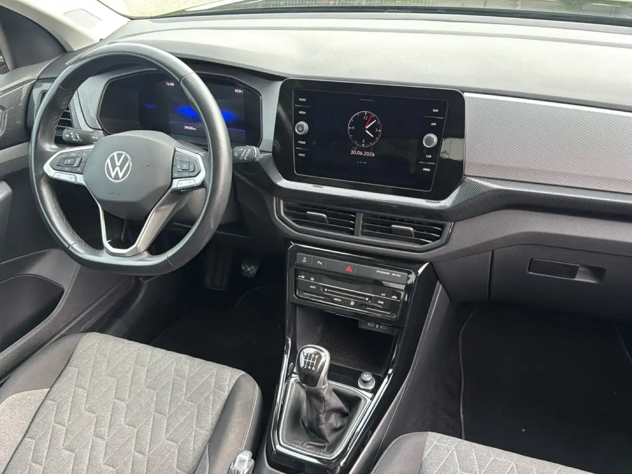 Volkswagen T-Cross 10