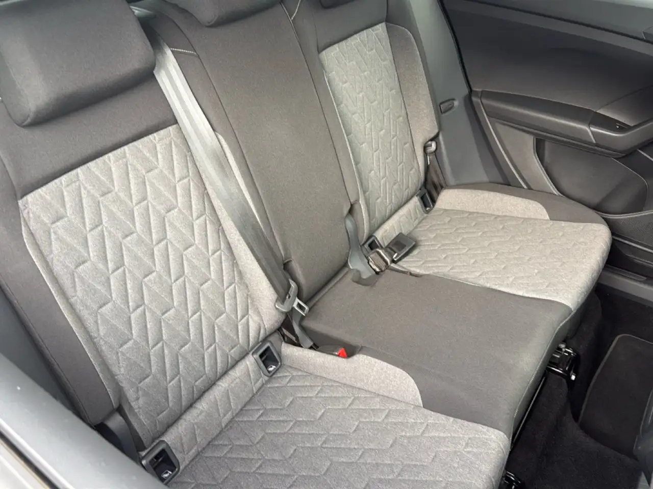 Volkswagen T-Cross 12