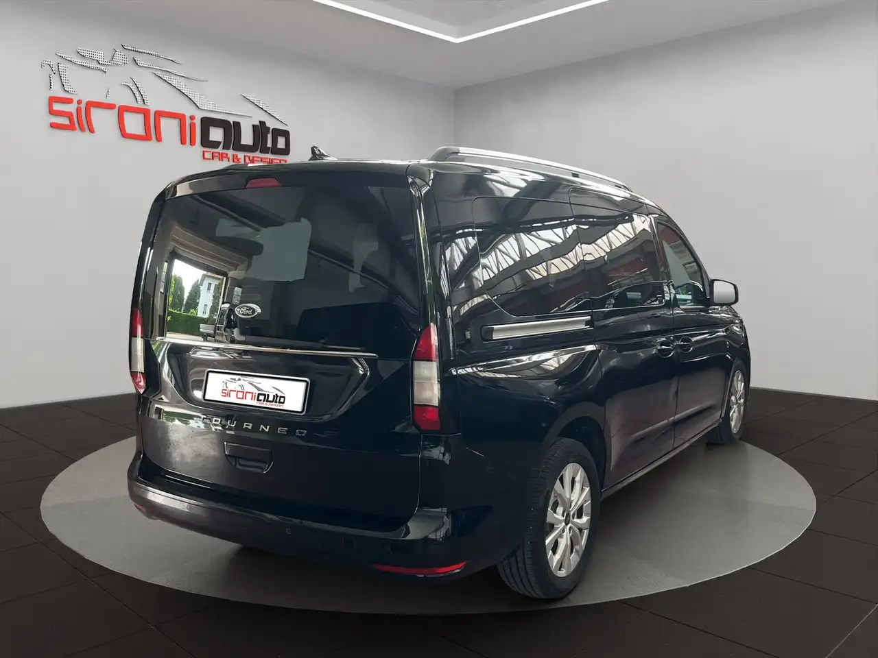Ford Tourneo 8