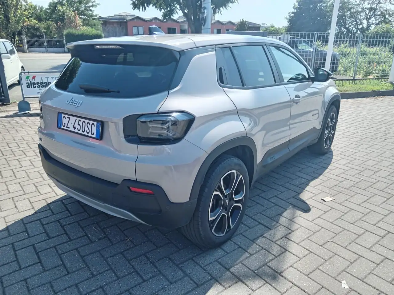 Jeep Avenger 5