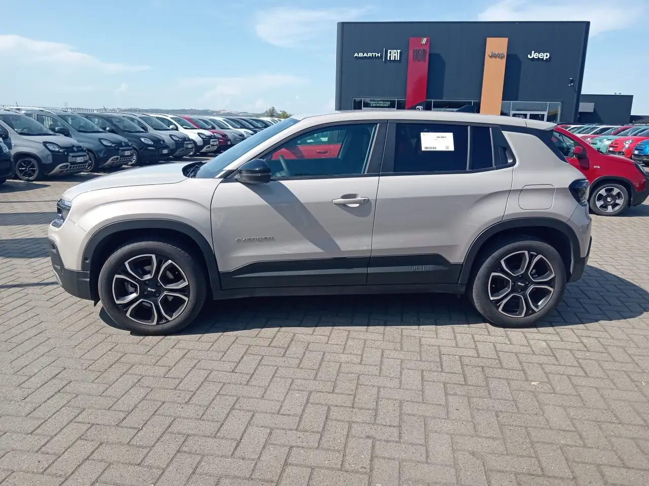 Jeep Avenger 9