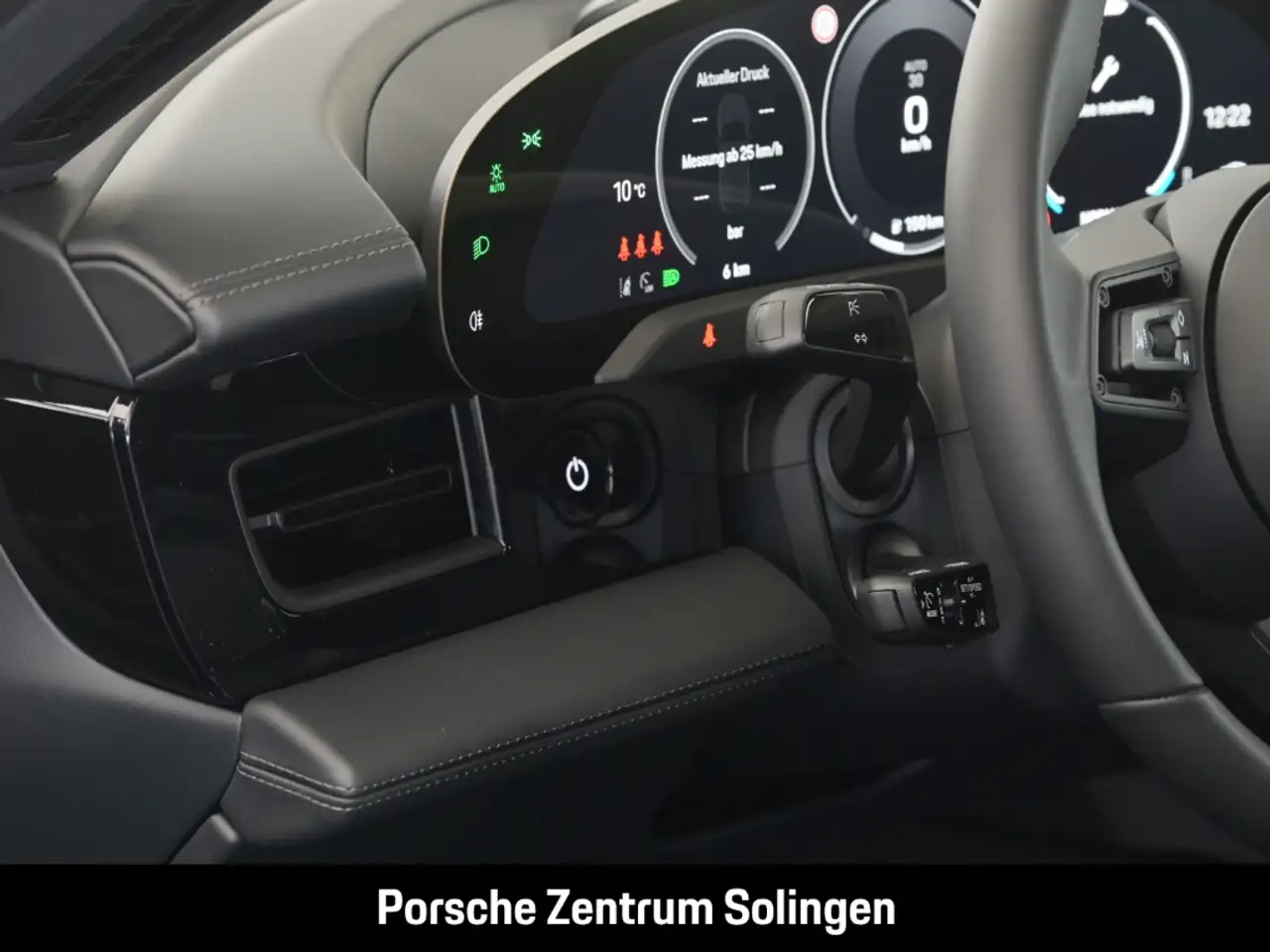 Porsche Taycan 12