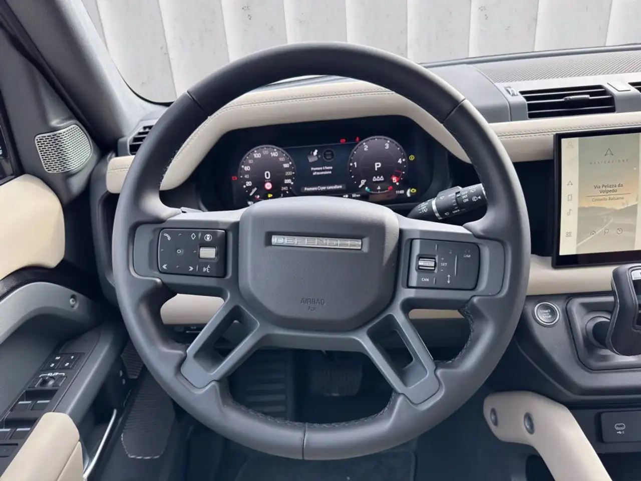 Land Rover Defender 2019 8