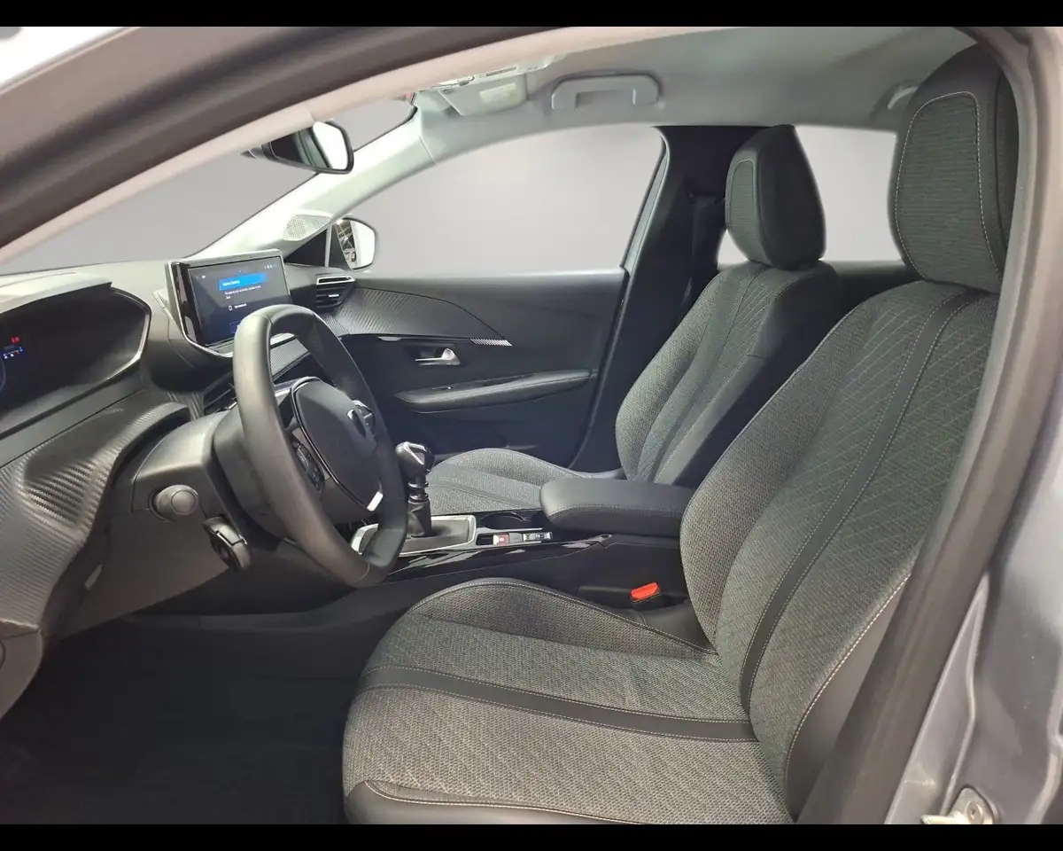 Peugeot 208 II 7