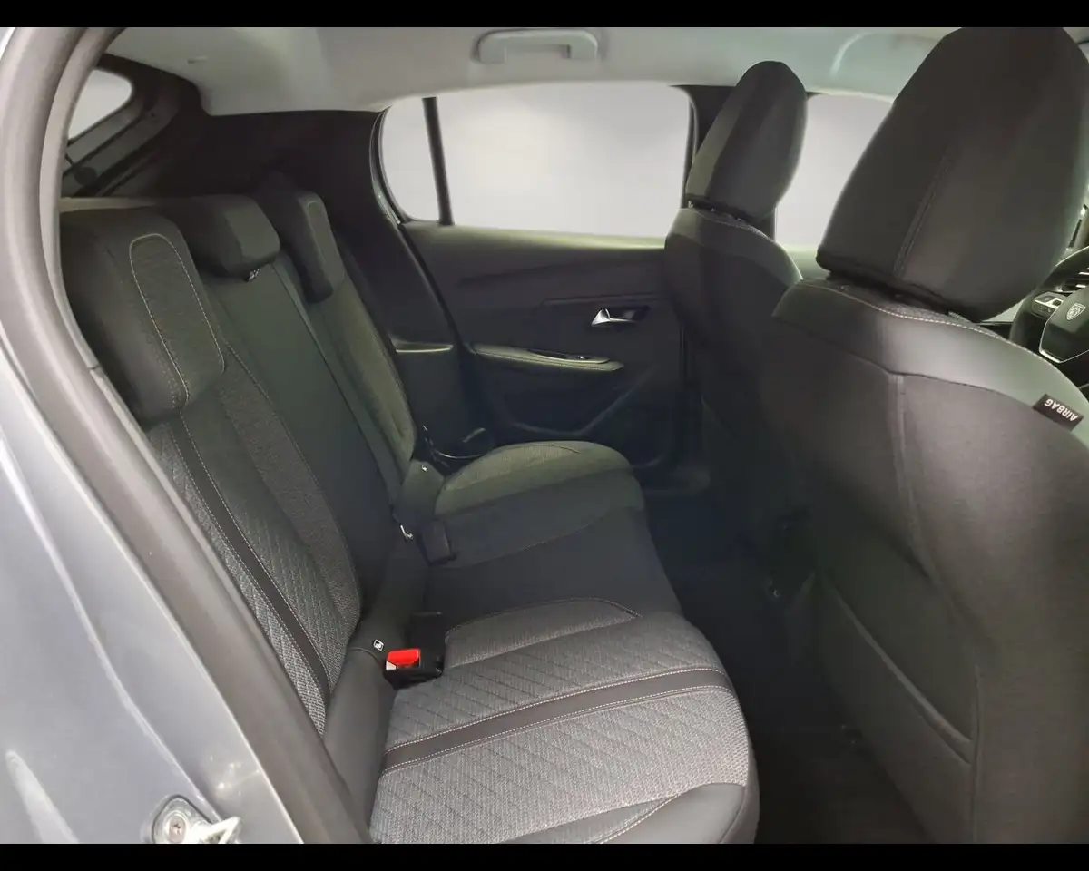 Peugeot 208 II 8