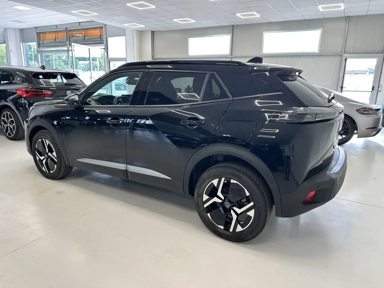 Peugeot 2008 4