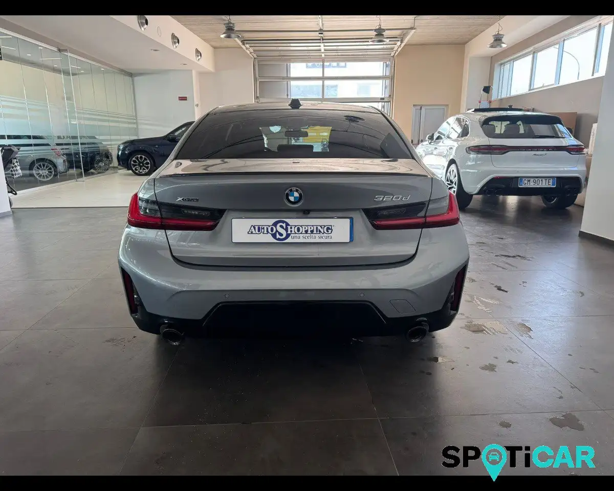 BMW 320 8