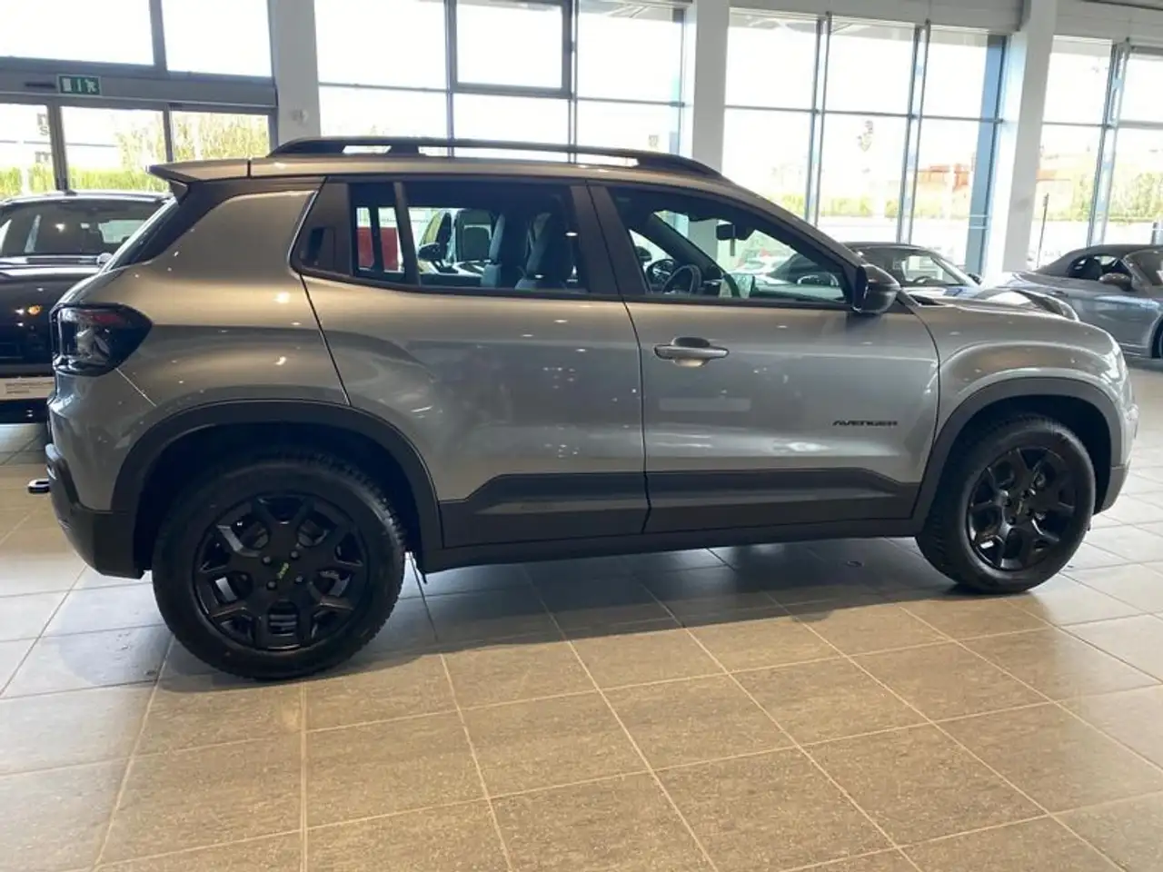 Jeep Avenger 4