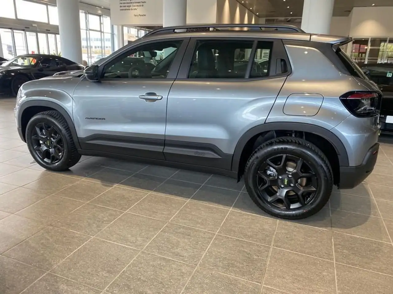 Jeep Avenger 6