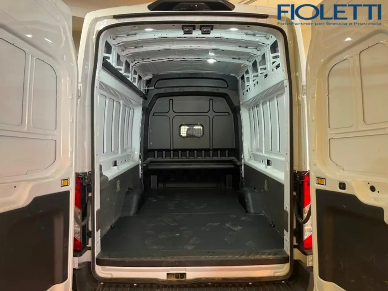 Ford Transit 12