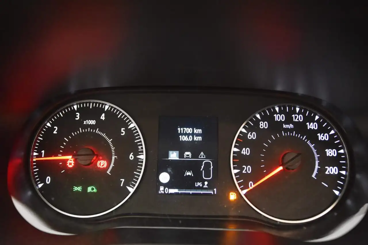 Dacia Sandero 8