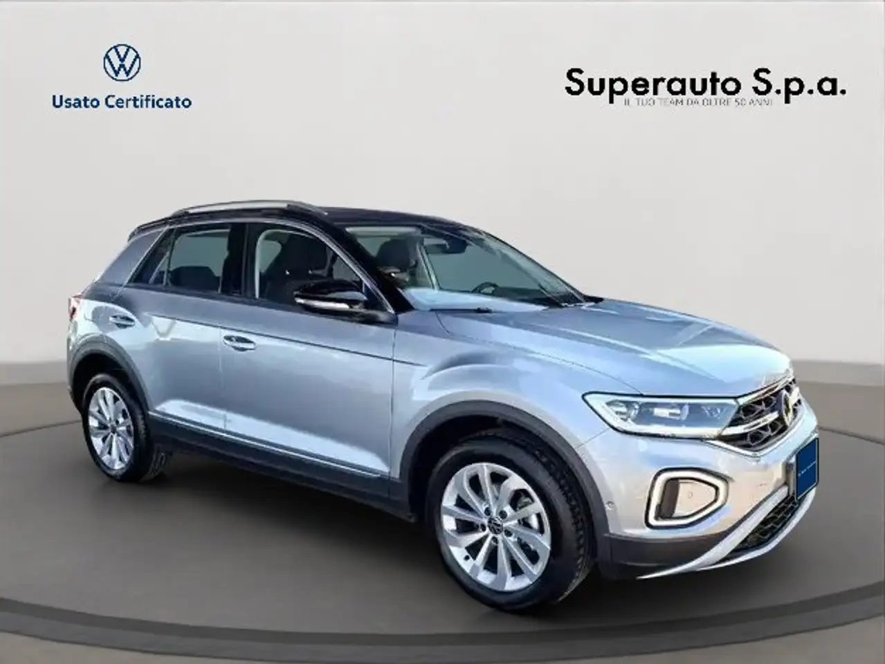 Volkswagen T-Roc 3