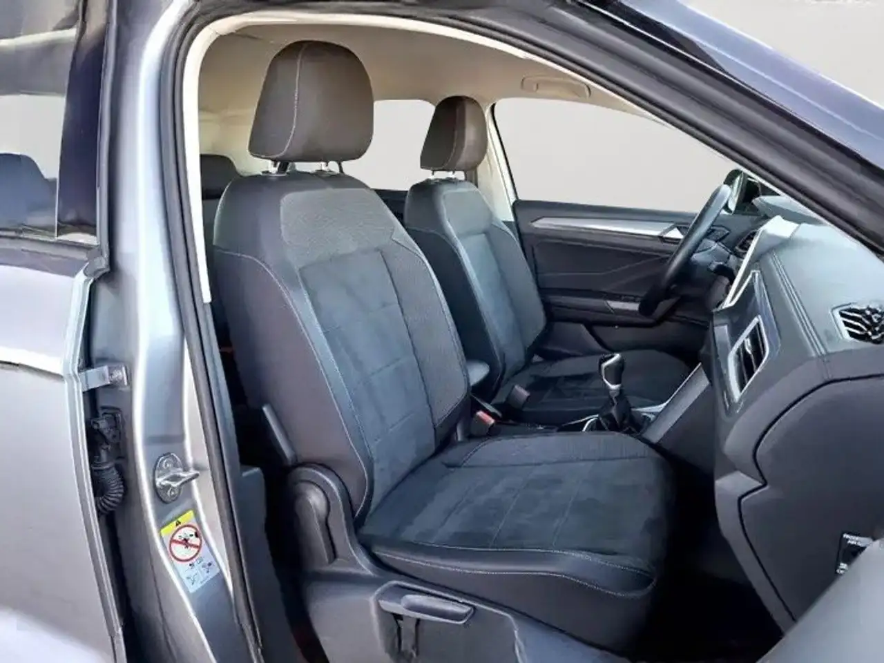 Volkswagen T-Roc 8