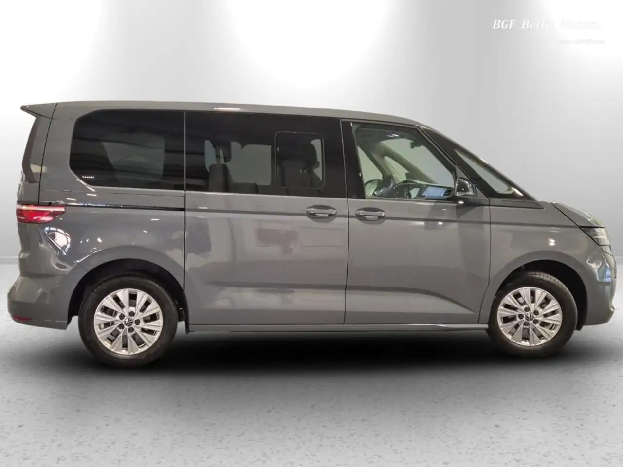 Volkswagen T7 Multivan 5