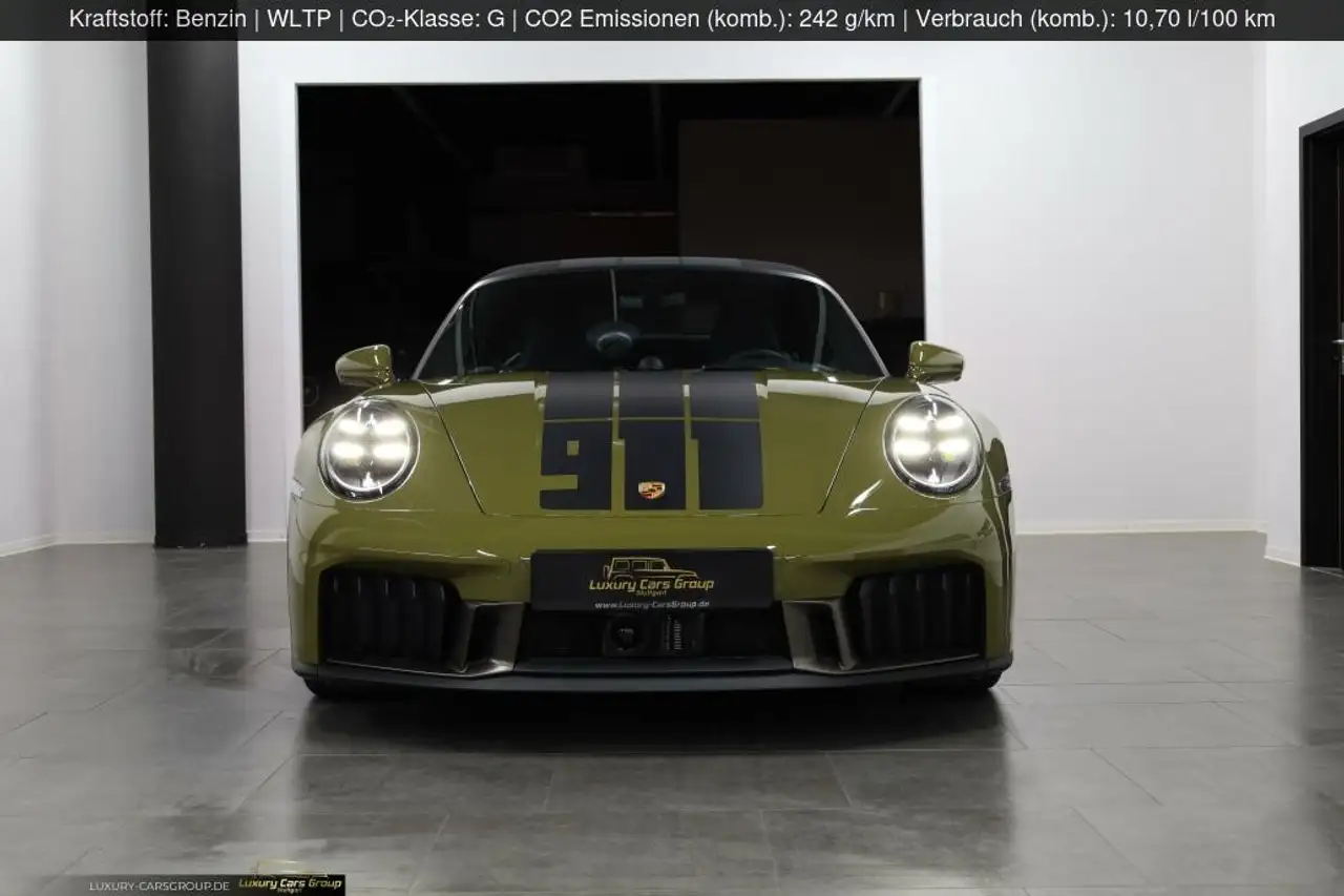 Porsche 992 911 2