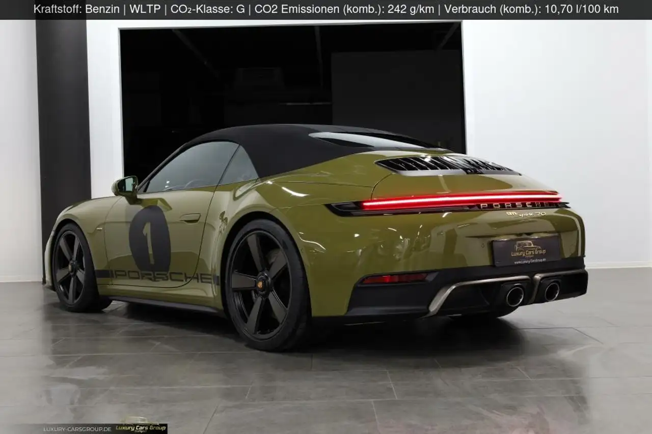 Porsche 992 911 8