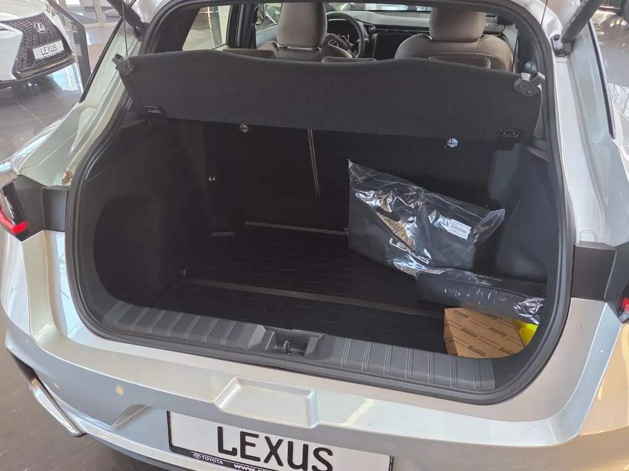 Lexus LBX 6