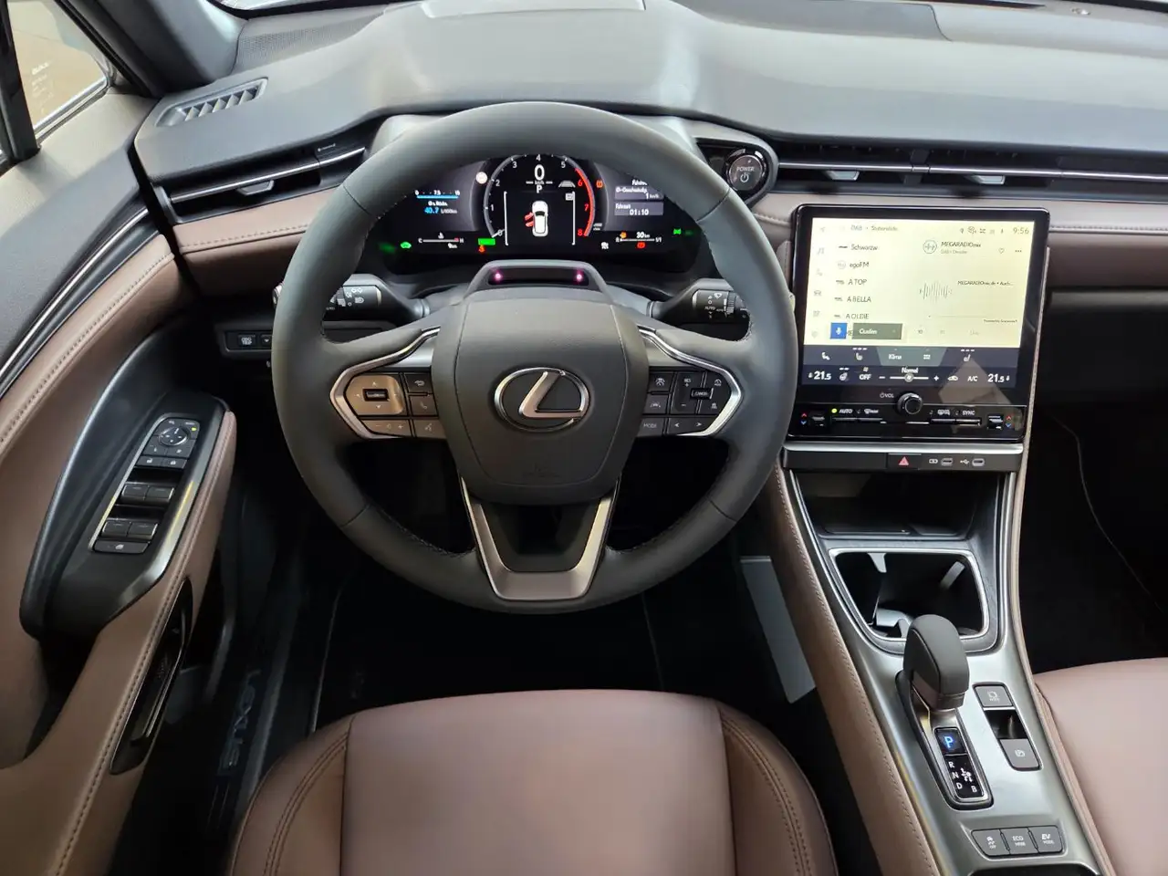 Lexus LBX 8