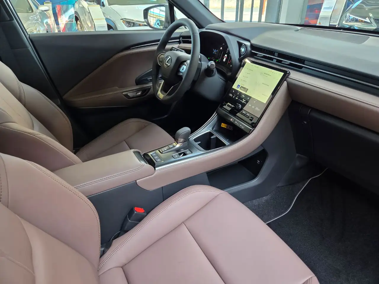 Lexus LBX 10