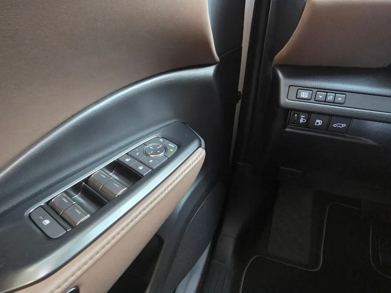 Lexus LBX 15