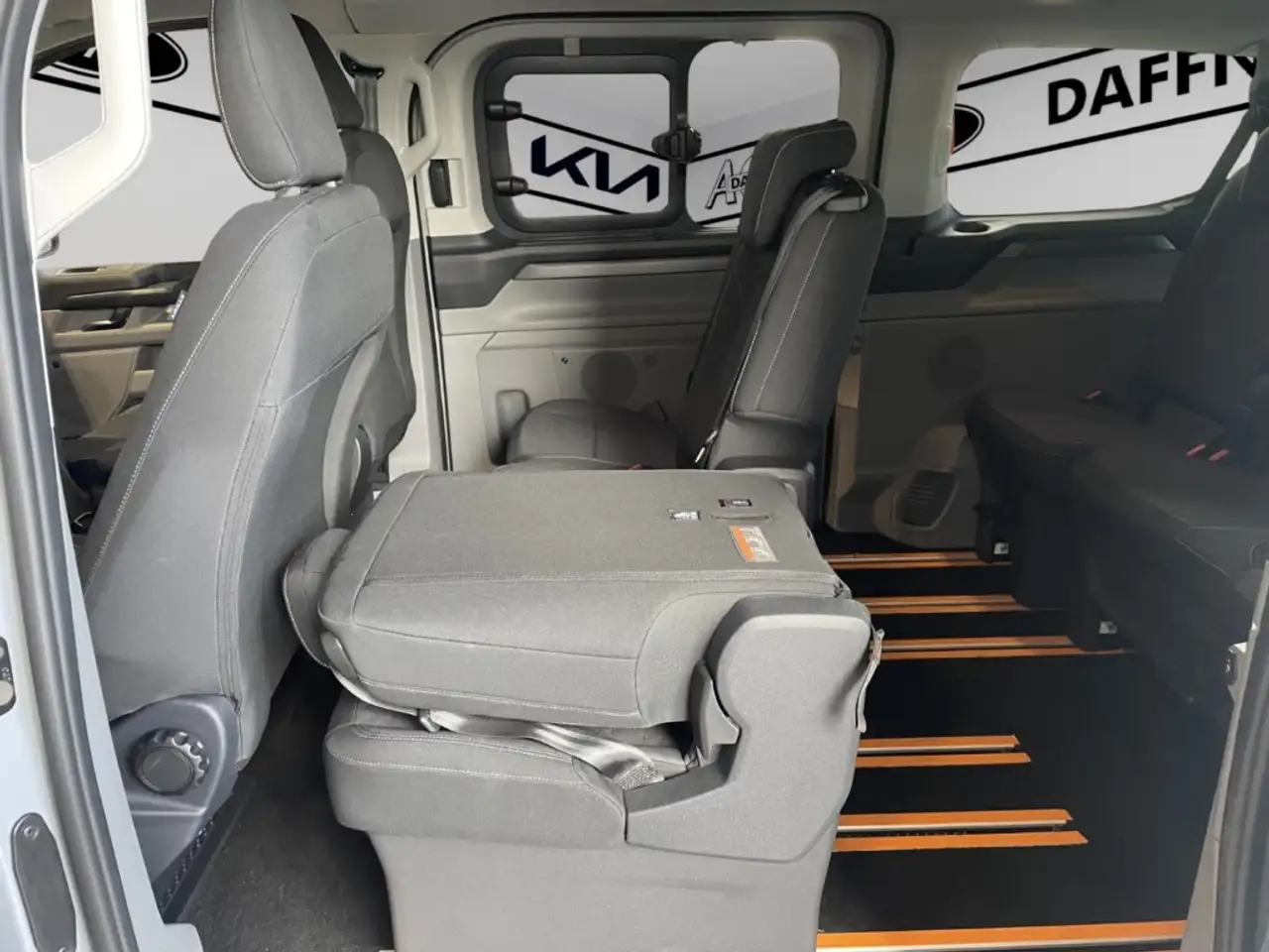 Ford Tourneo 11