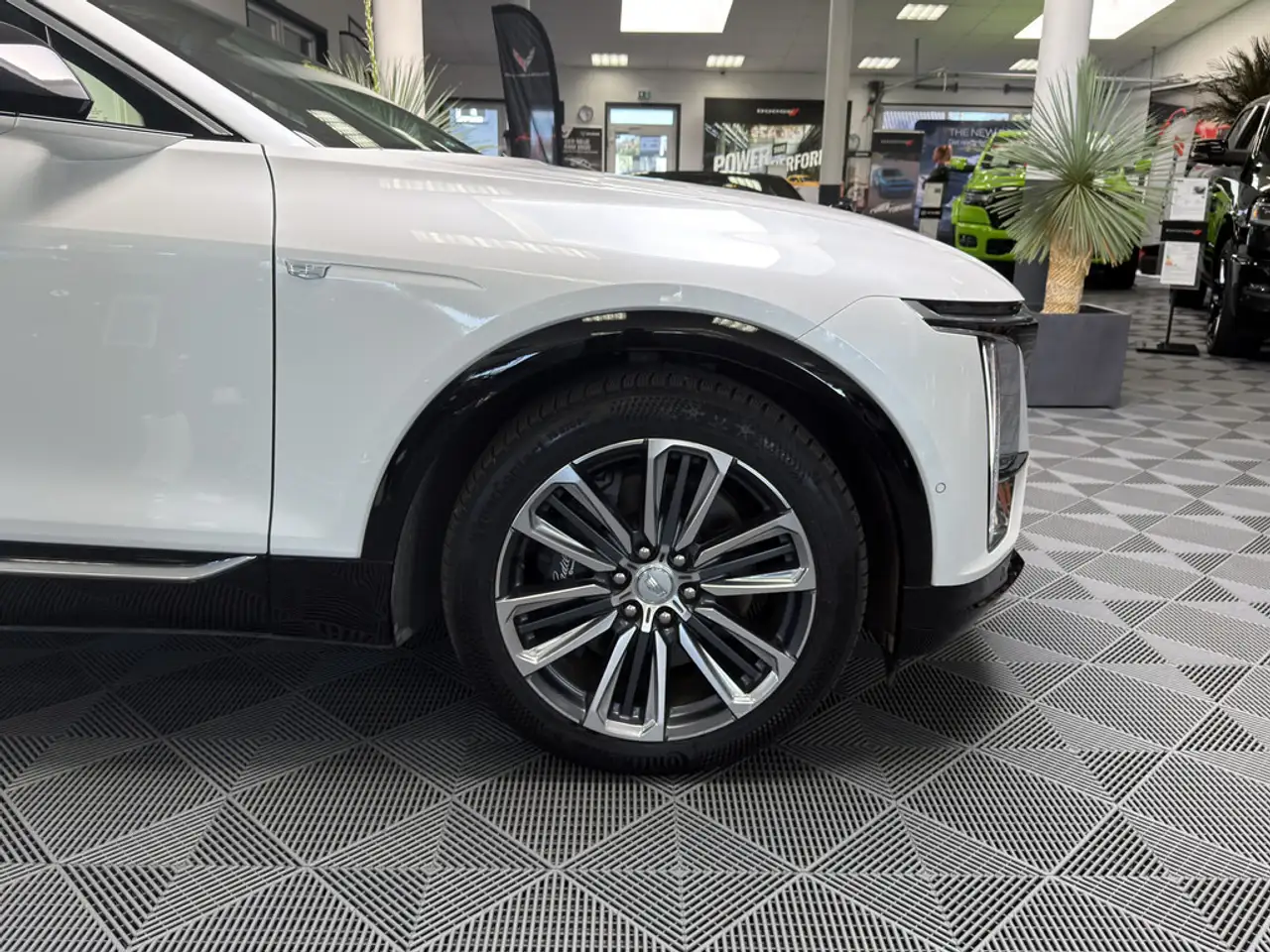 Cadillac Lyriq 8