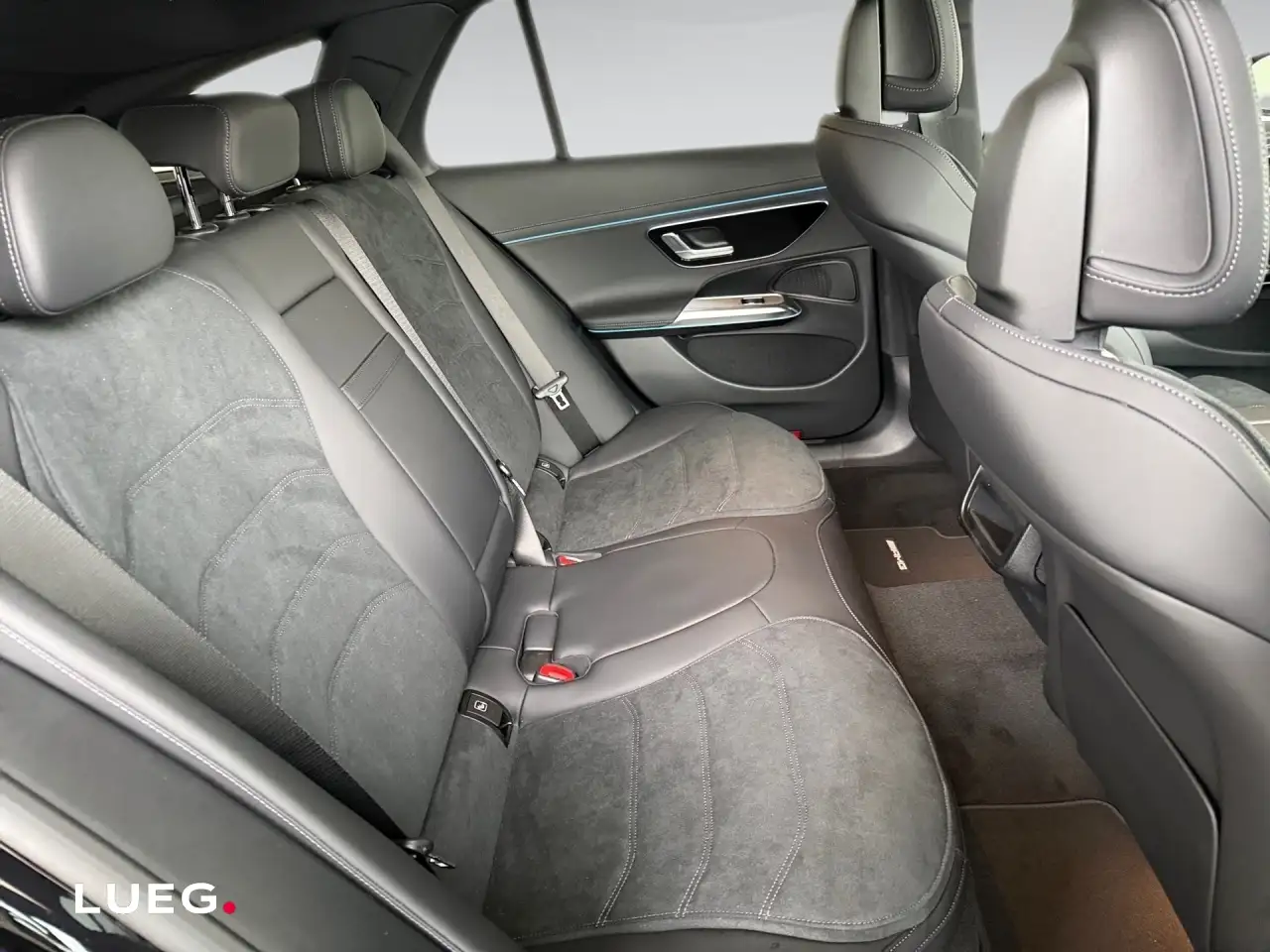 Mercedes-Benz E 220 13