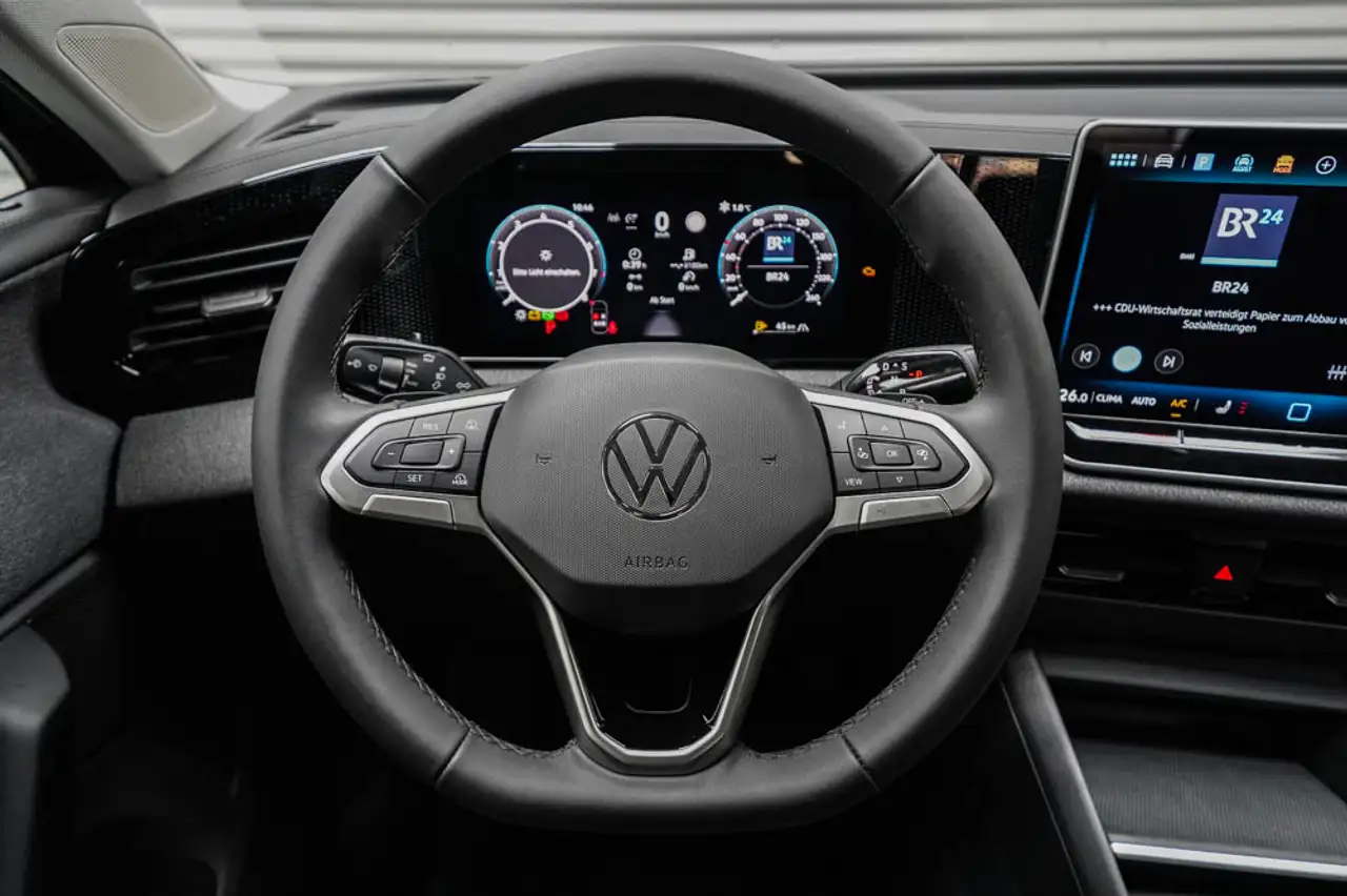 Volkswagen Tiguan 8