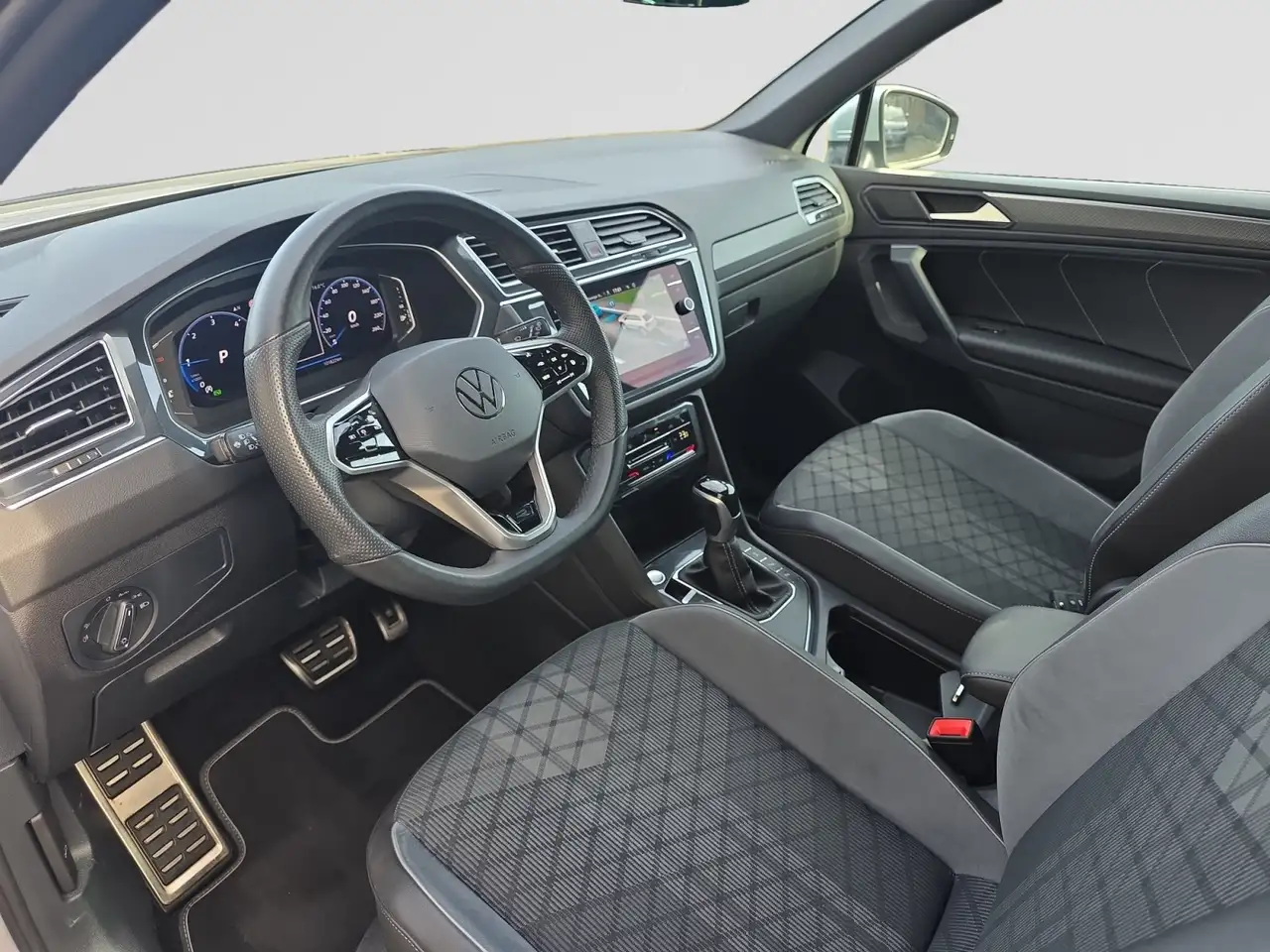 Volkswagen Tiguan 9