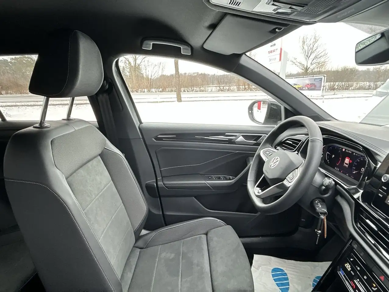 Volkswagen T-Roc 10
