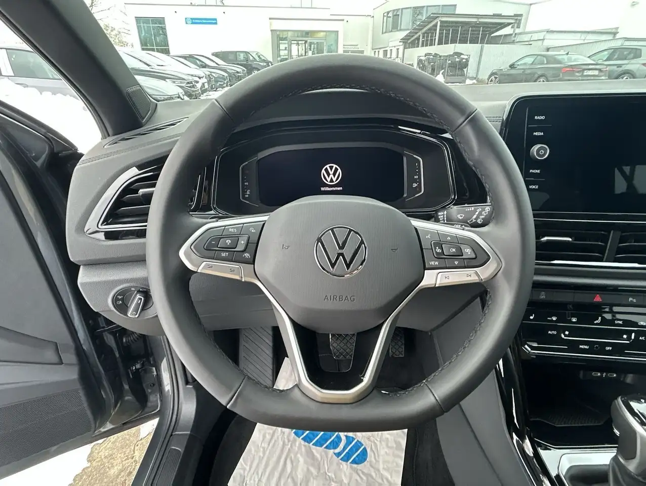 Volkswagen T-Roc 12