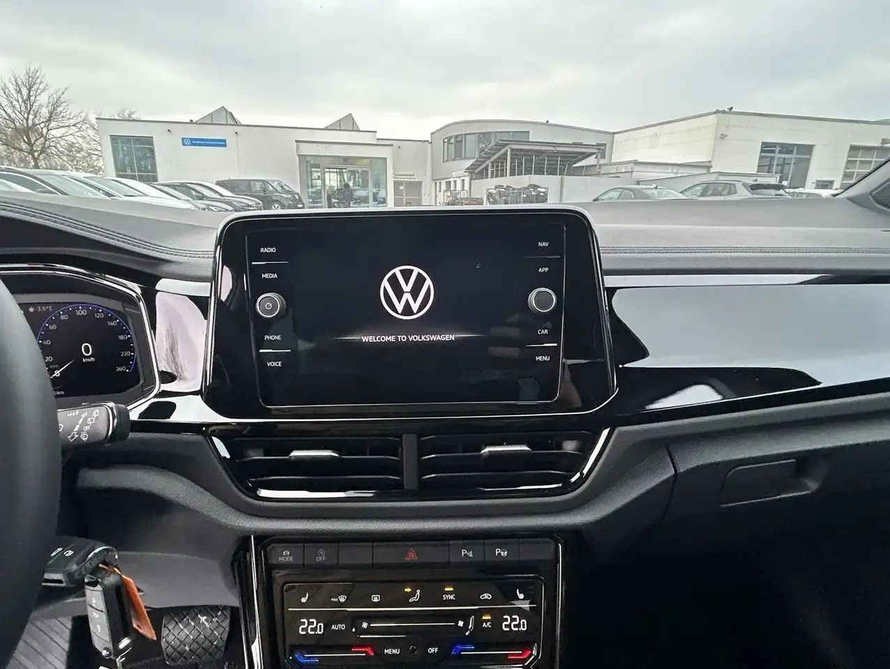 Volkswagen T-Roc 13