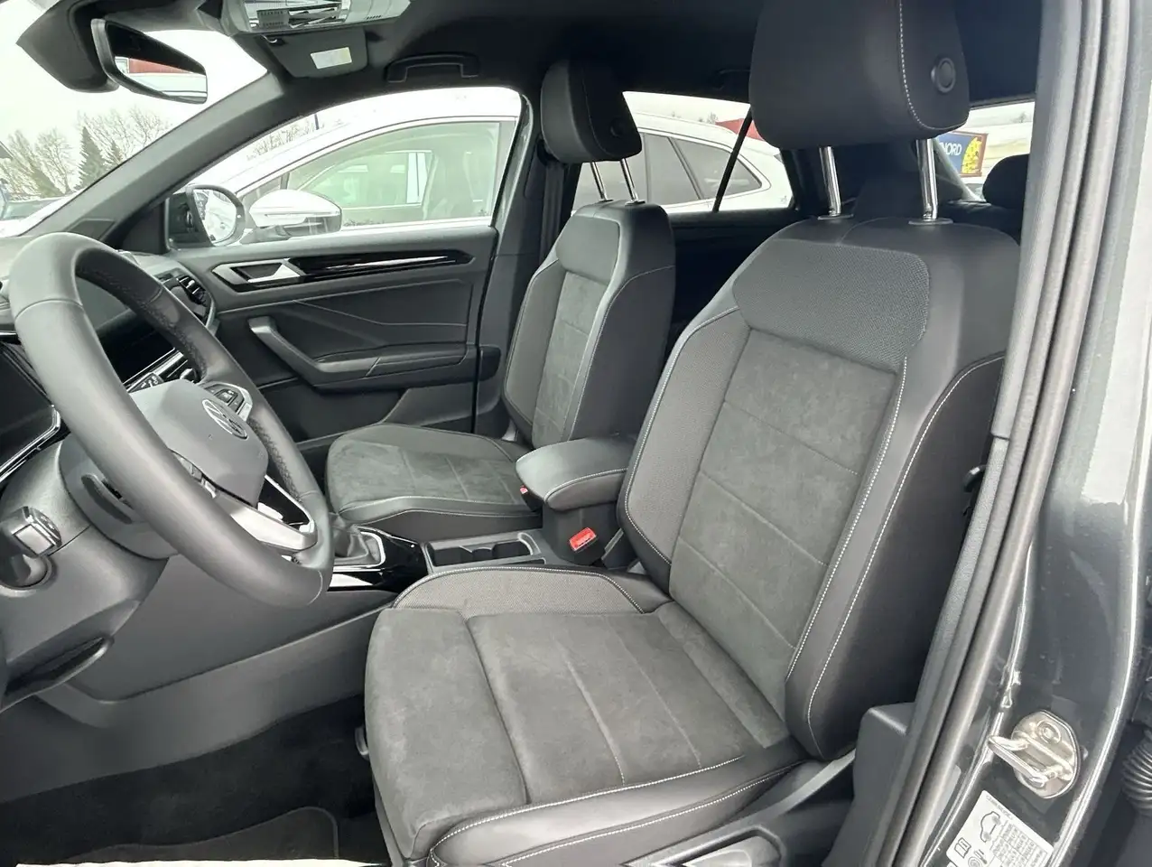 Volkswagen T-Roc 14