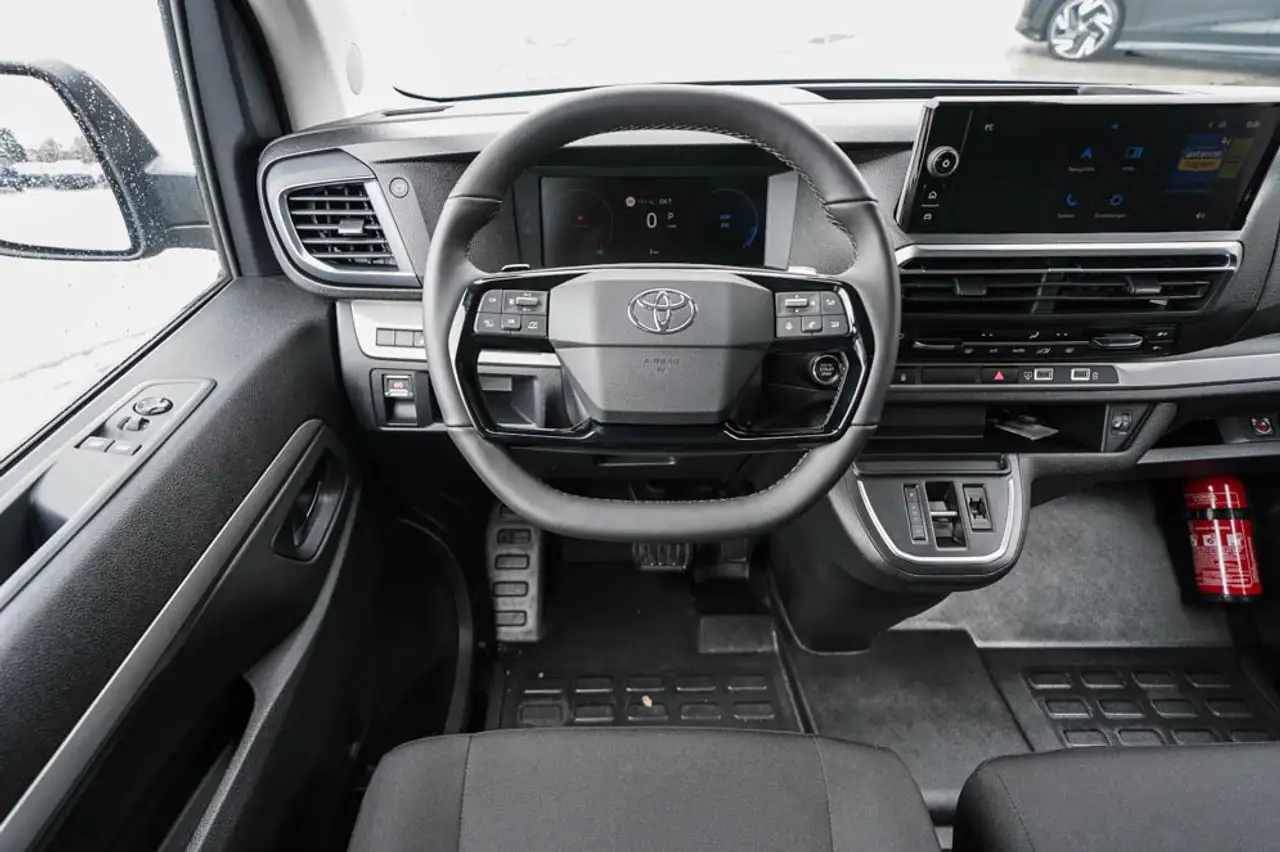 Toyota Proace 9