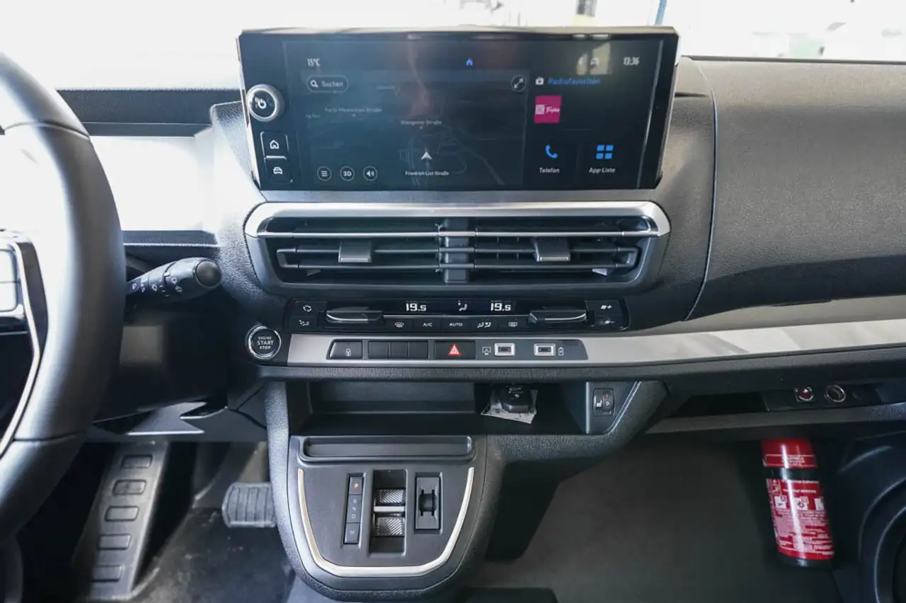 Toyota Proace 13