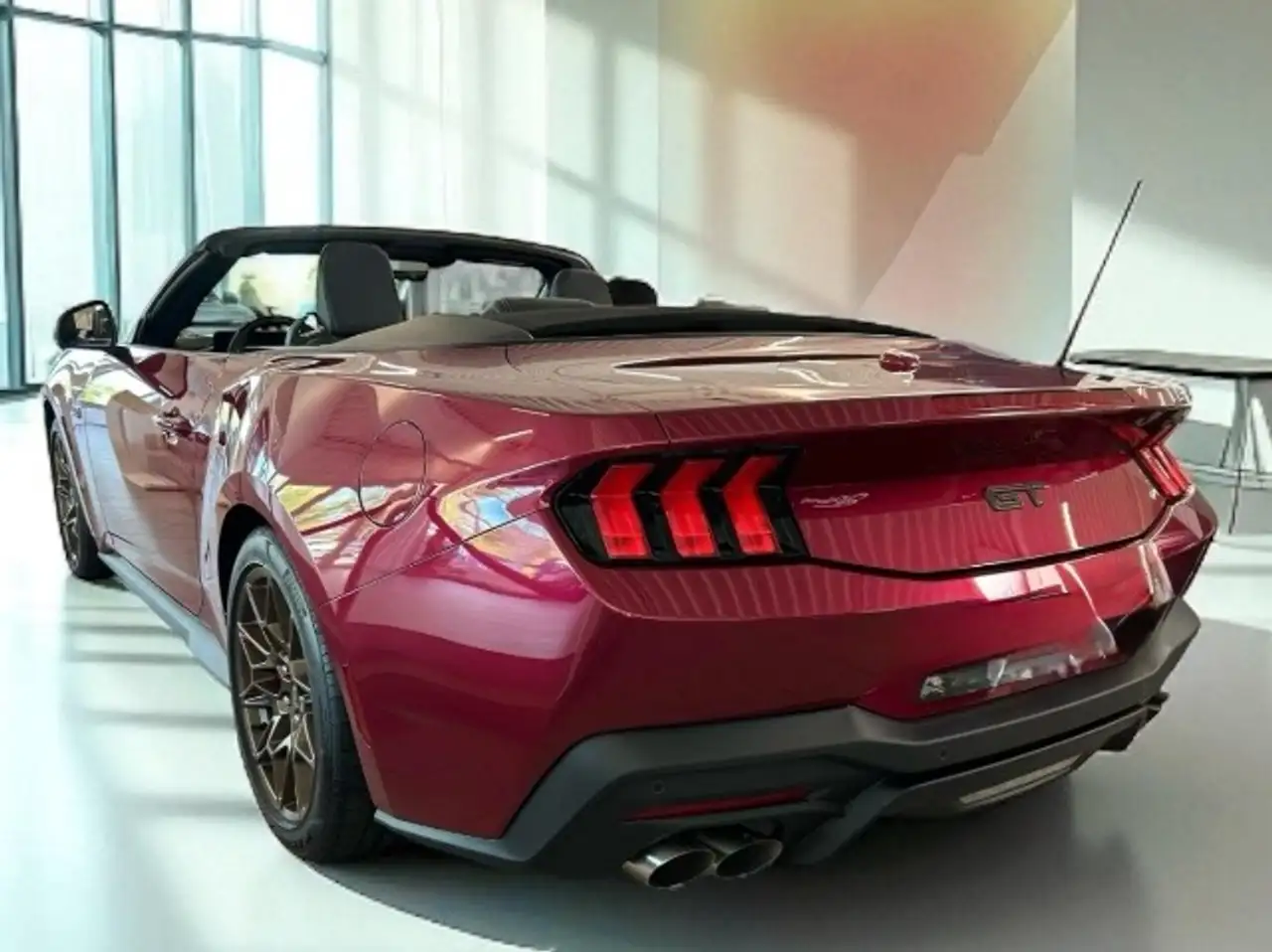 Ford Mustang 4