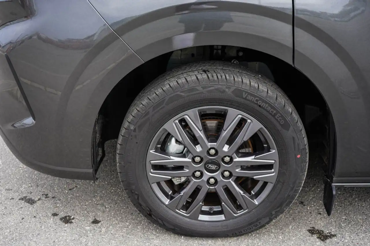 Ford Tourneo 6