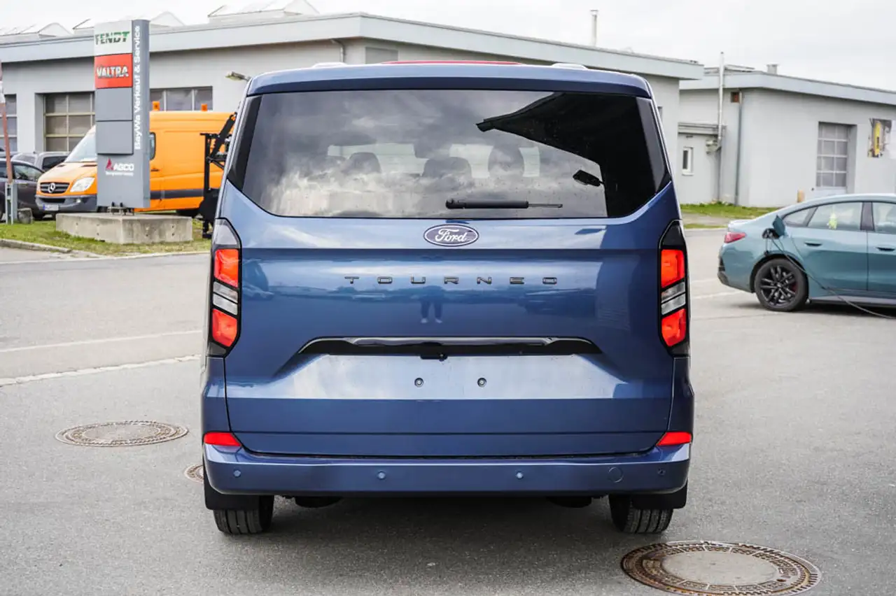 Ford Tourneo 4